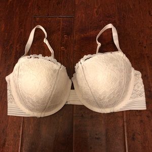 Victoria’s Secret Very Sexy Uplift Balconet 34DD